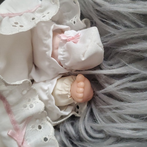 Precious moments dolls Jessi &Lisa - Picture 12 of 13